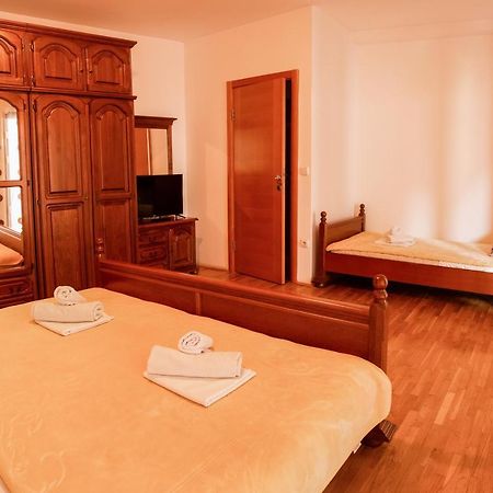 Apartments And Rooms Marija Budva Bagian luar foto