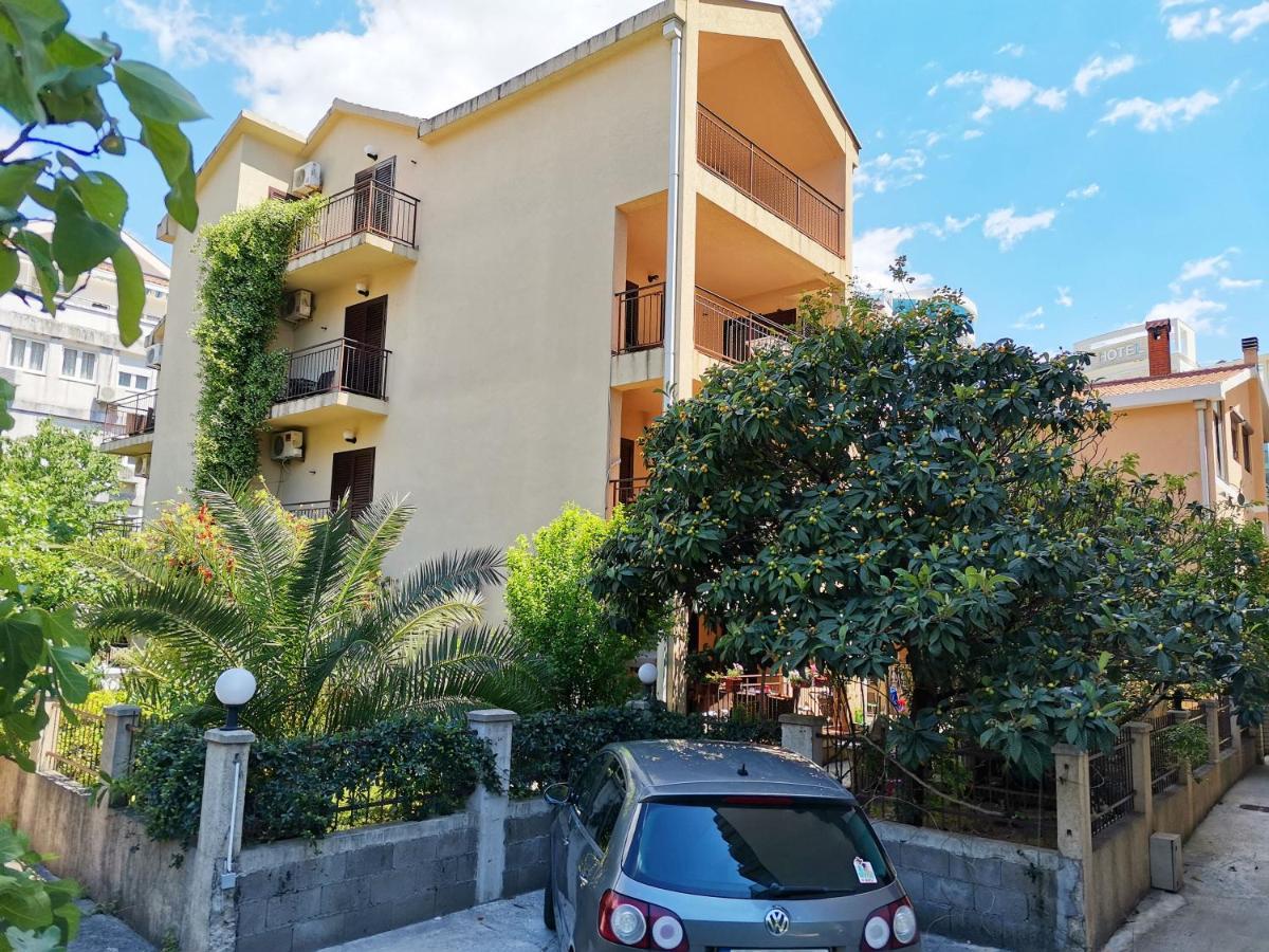 Apartments And Rooms Marija Budva Bagian luar foto