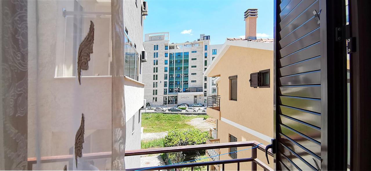 Apartments And Rooms Marija Budva Bagian luar foto