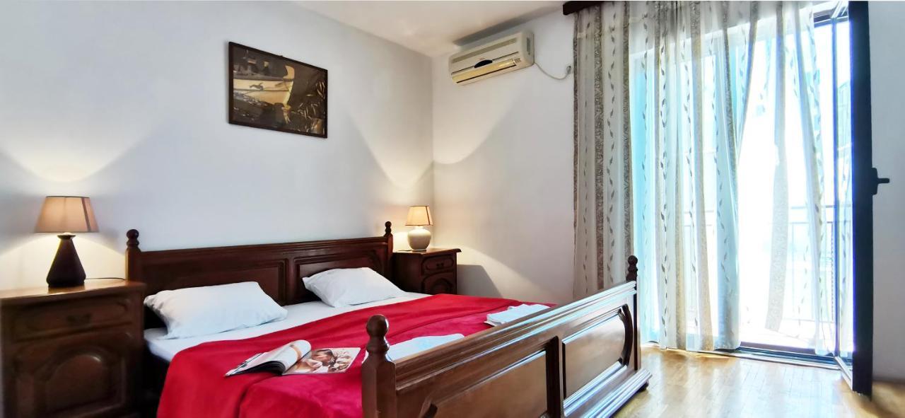 Apartments And Rooms Marija Budva Bagian luar foto