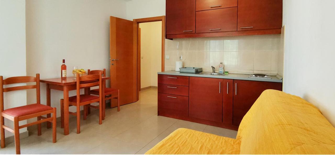 Apartments And Rooms Marija Budva Bagian luar foto
