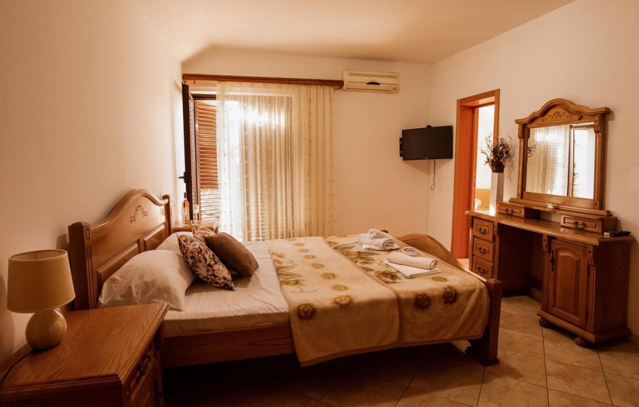 Apartments And Rooms Marija Budva Bagian luar foto
