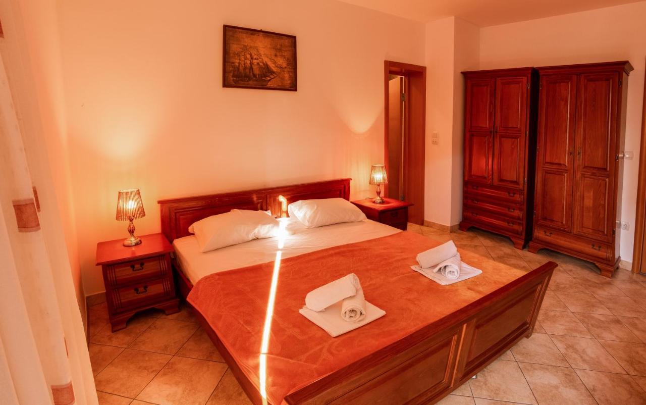 Apartments And Rooms Marija Budva Bagian luar foto