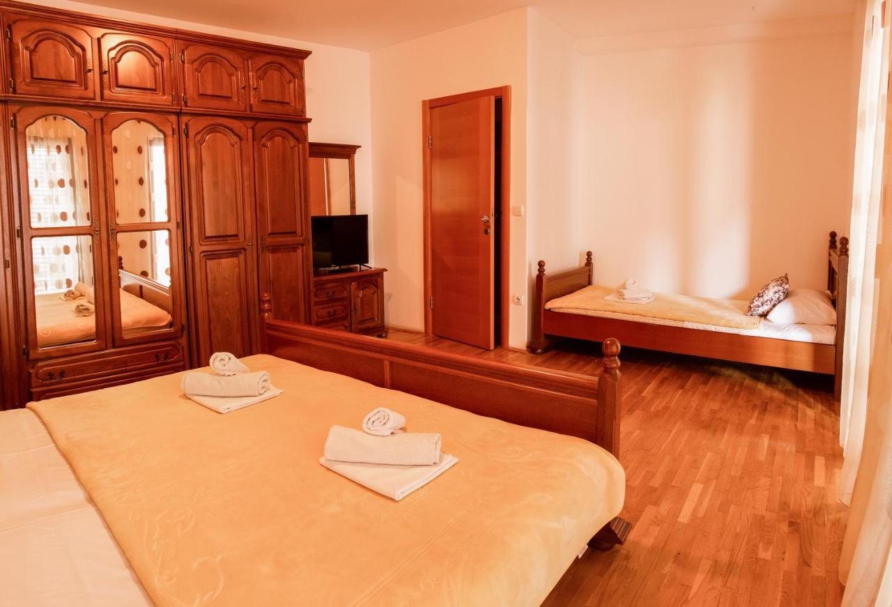 Apartments And Rooms Marija Budva Bagian luar foto
