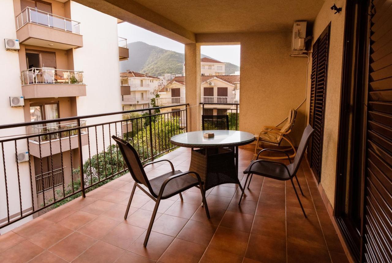 Apartments And Rooms Marija Budva Bagian luar foto
