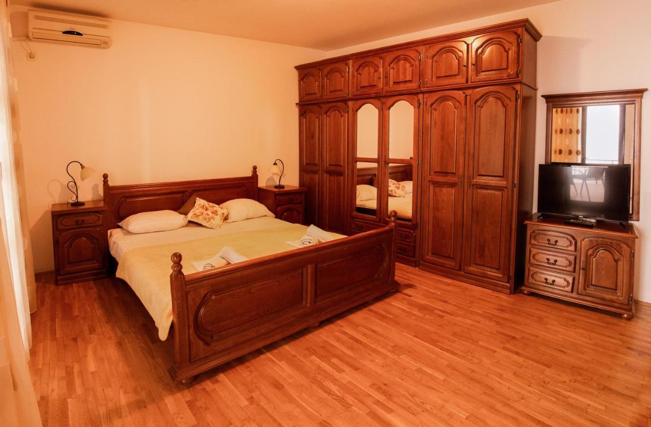 Apartments And Rooms Marija Budva Bagian luar foto