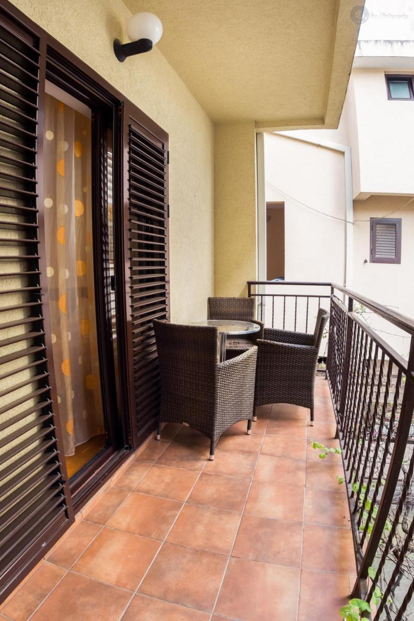 Apartments And Rooms Marija Budva Bagian luar foto