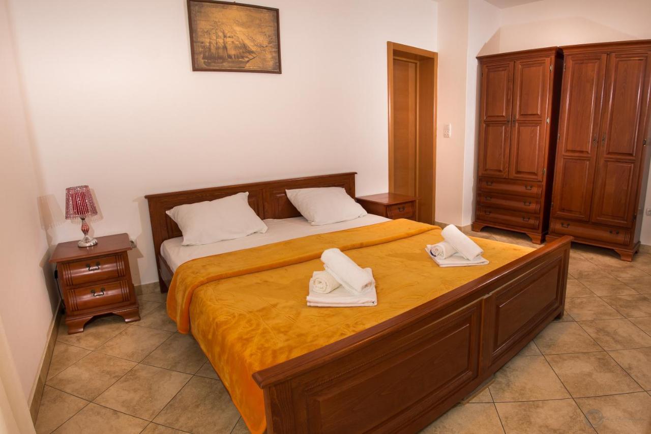 Apartments And Rooms Marija Budva Bagian luar foto